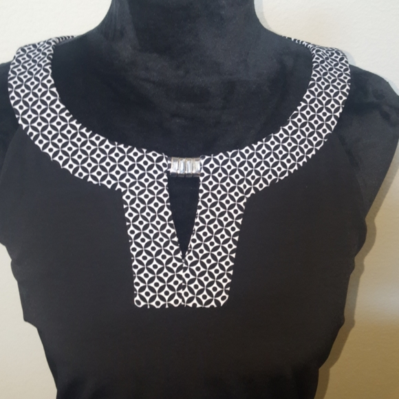 ❤HP❤NWOT WHBM Black & White Dress❤ - Picture 2 of 12